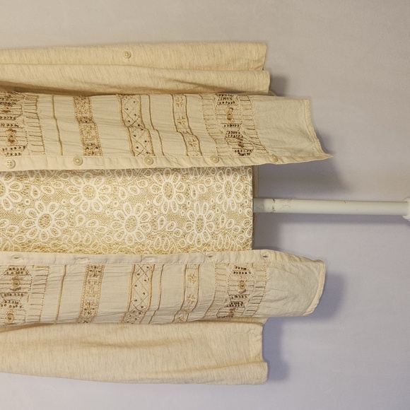 Style & Co Top Button Down Cream Beaded Long Roll Tab Sleeve Embroidered SZ M - Picture 3 of 12